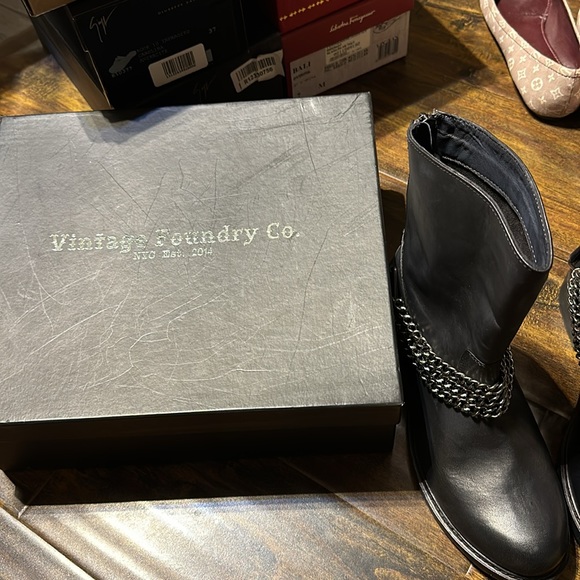 boots - Picture 3 of 3